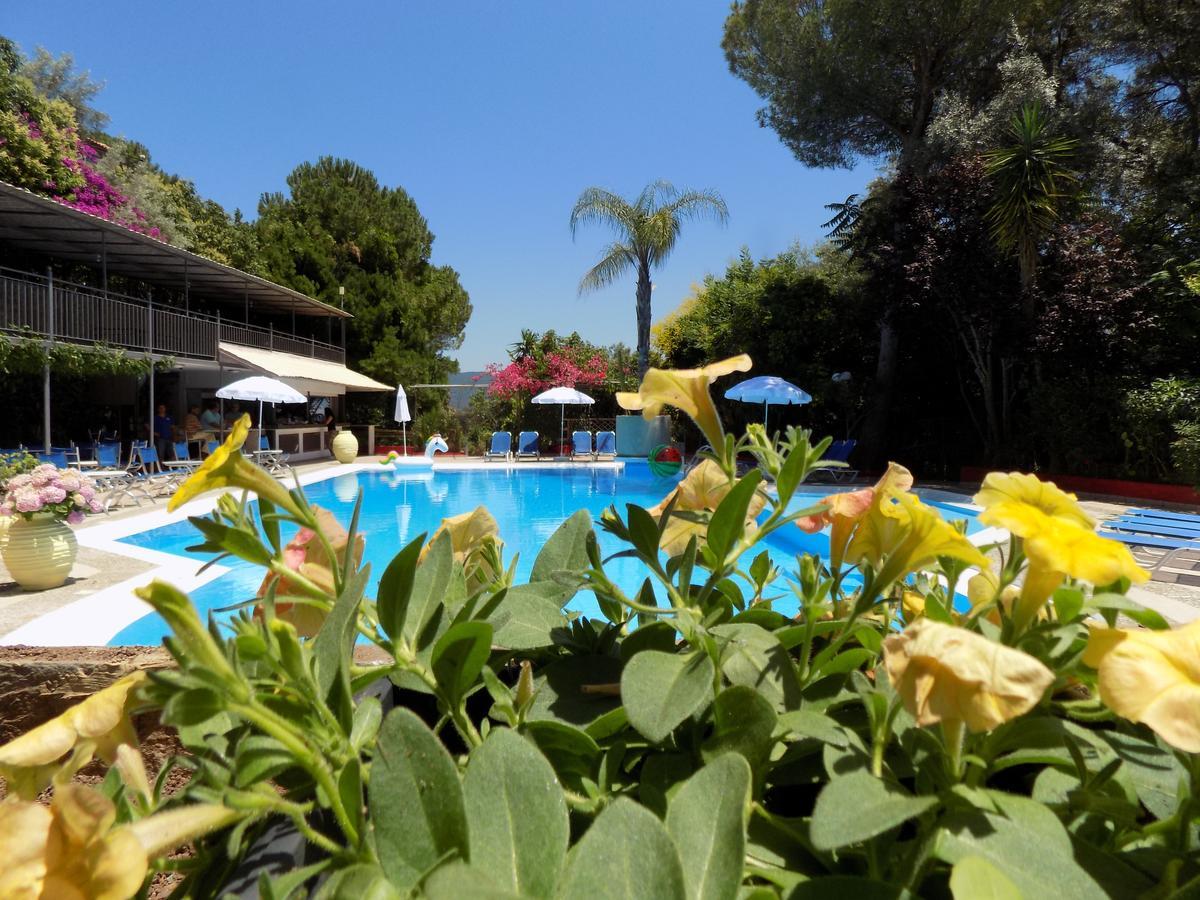 Lefkas Blue Hotel นิเกียนา ภายนอก รูปภาพ