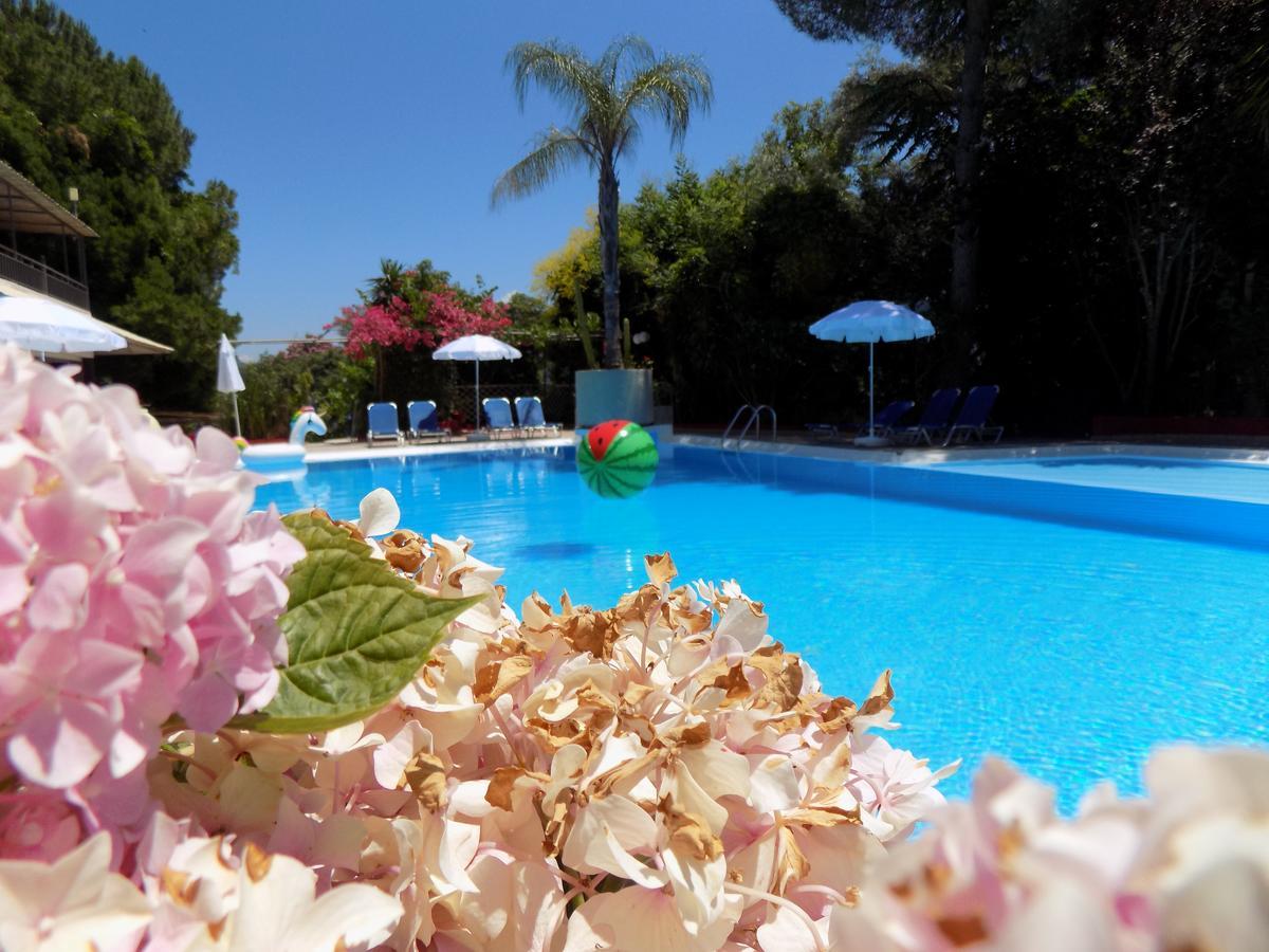 Lefkas Blue Hotel นิเกียนา ภายนอก รูปภาพ