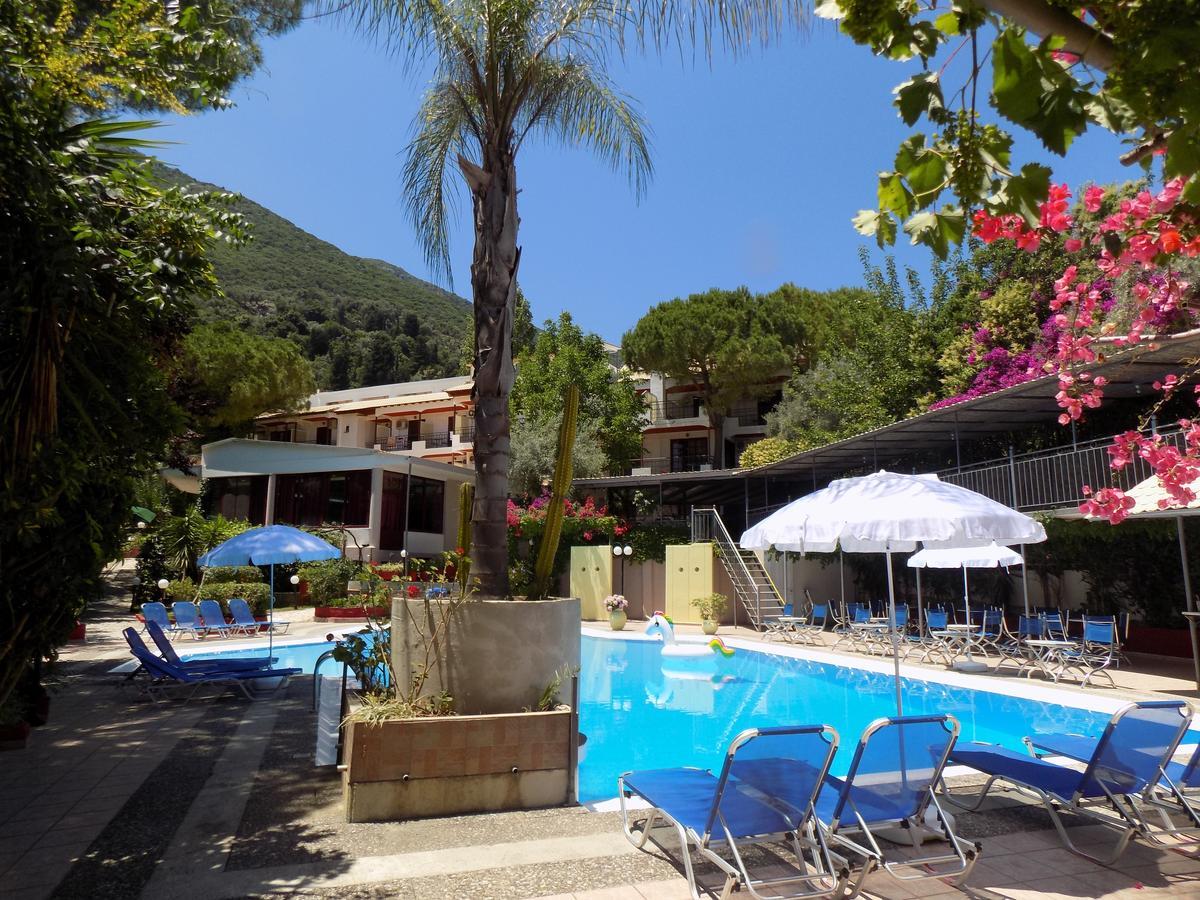 Lefkas Blue Hotel นิเกียนา ภายนอก รูปภาพ