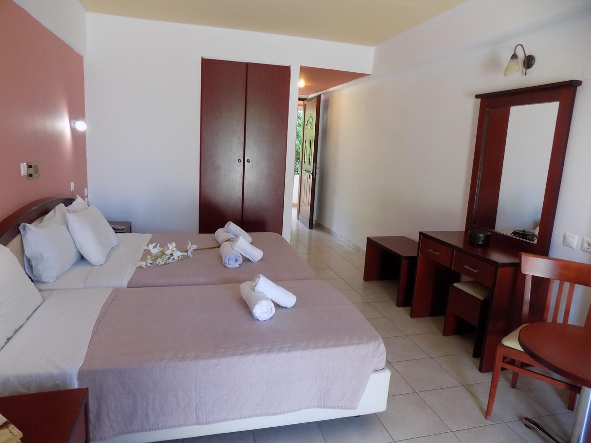 Lefkas Blue Hotel นิเกียนา ภายนอก รูปภาพ