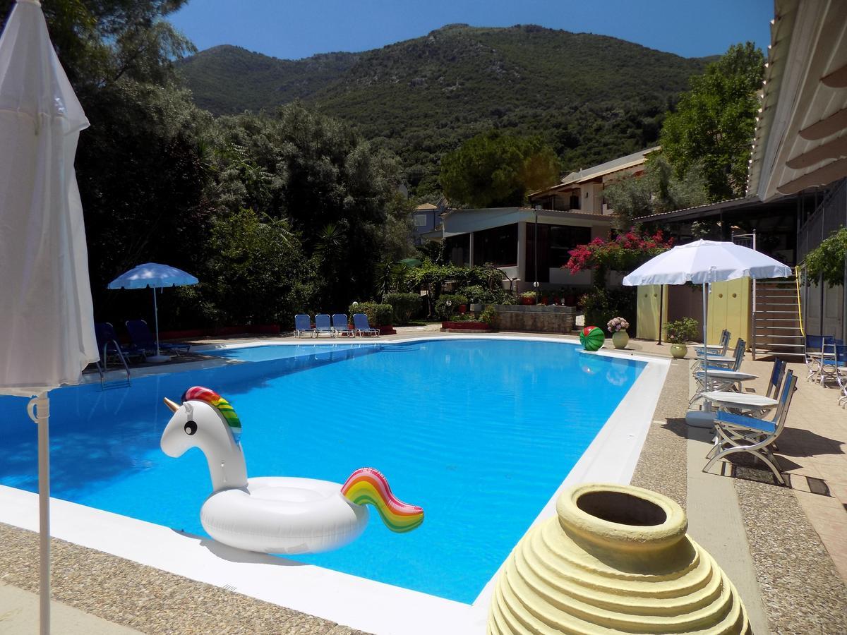 Lefkas Blue Hotel นิเกียนา ภายนอก รูปภาพ
