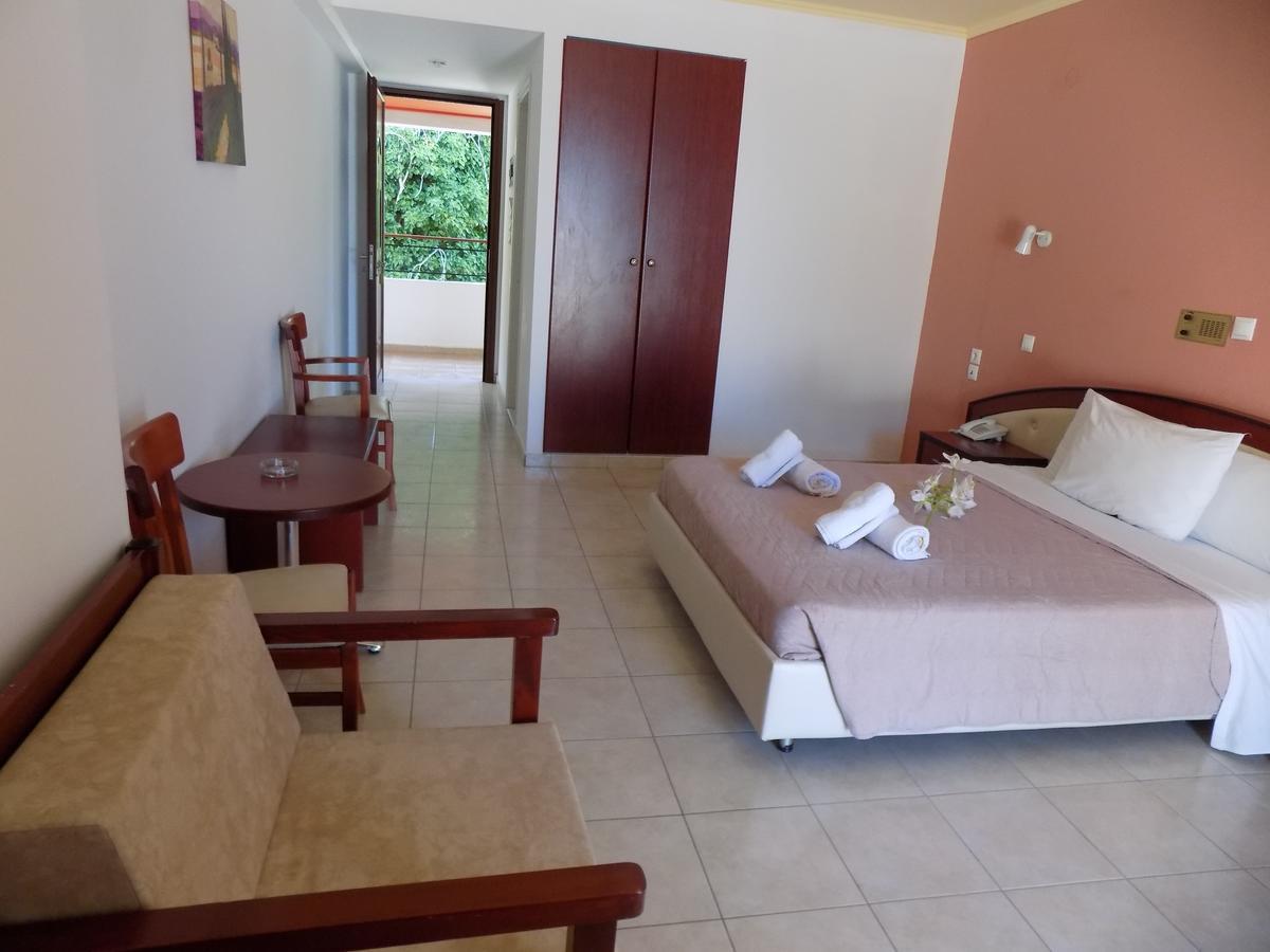 Lefkas Blue Hotel นิเกียนา ภายนอก รูปภาพ