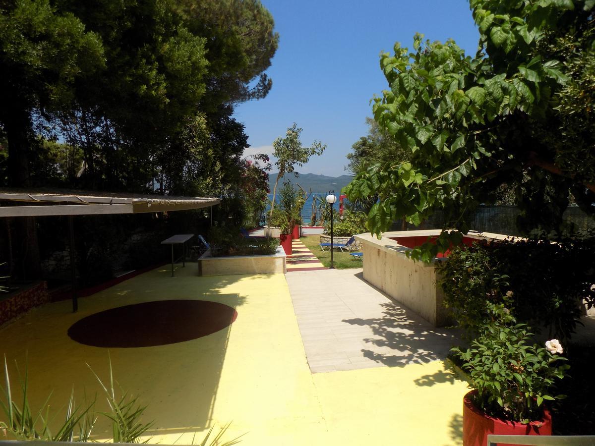 Lefkas Blue Hotel นิเกียนา ภายนอก รูปภาพ