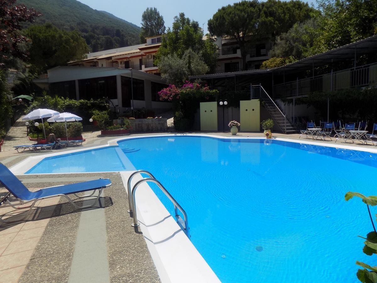 Lefkas Blue Hotel นิเกียนา ภายนอก รูปภาพ
