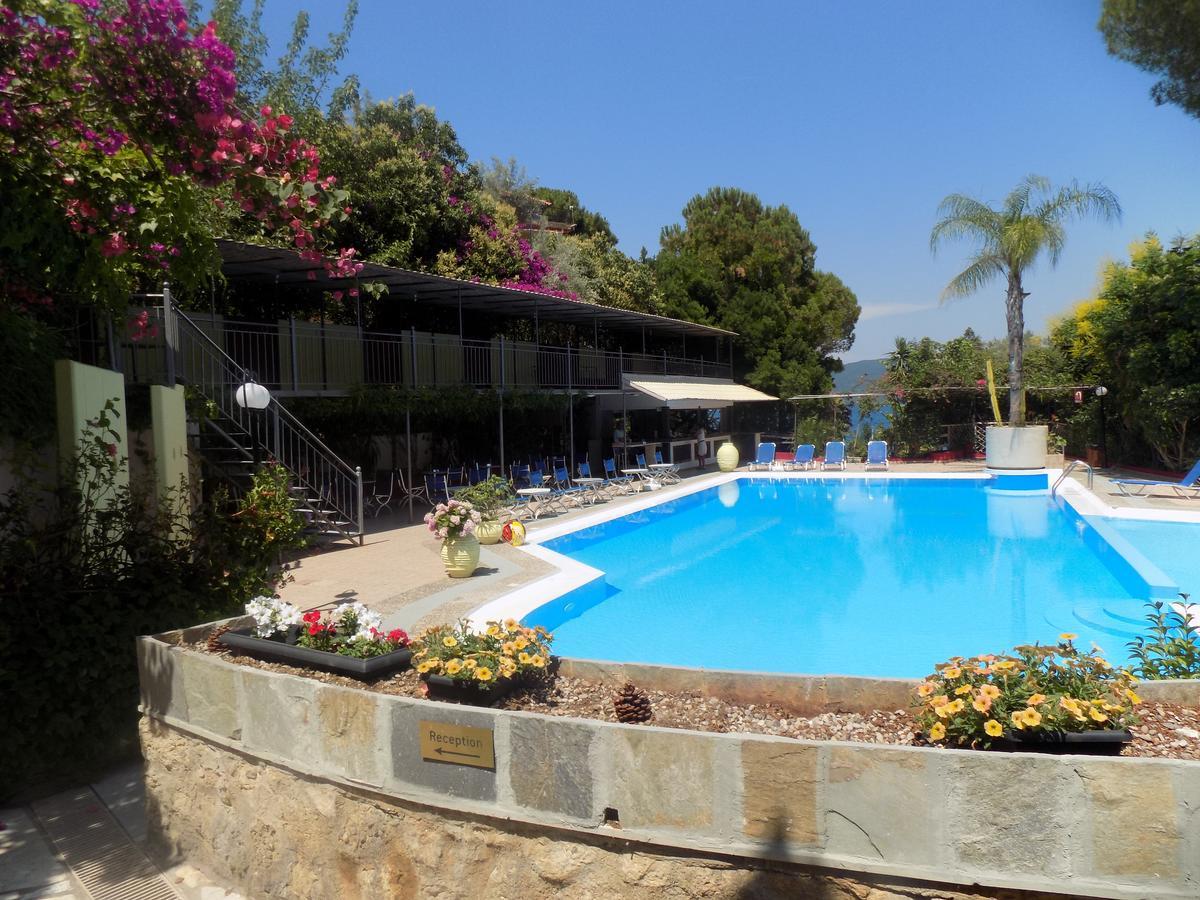 Lefkas Blue Hotel นิเกียนา ภายนอก รูปภาพ